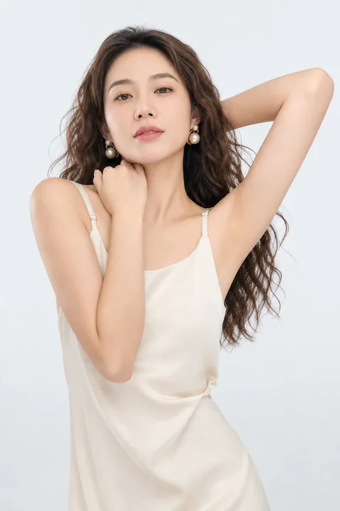 AI视觉 · 小红书逸林IP · 08